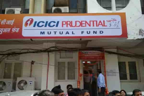 Healthcare Stock Surges 9% After Large Investors Receive Shares