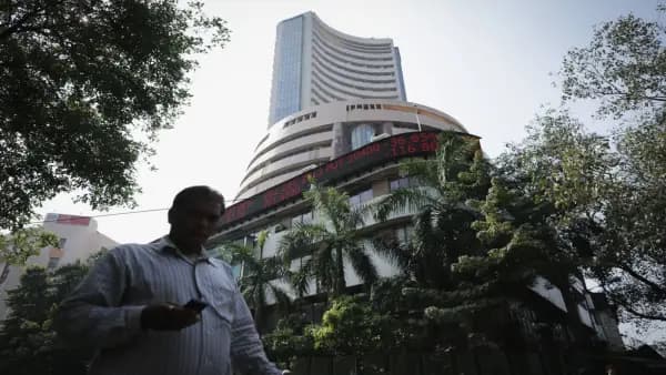 FIIs sell stocks worth Rs 8,048 crore on April 30
