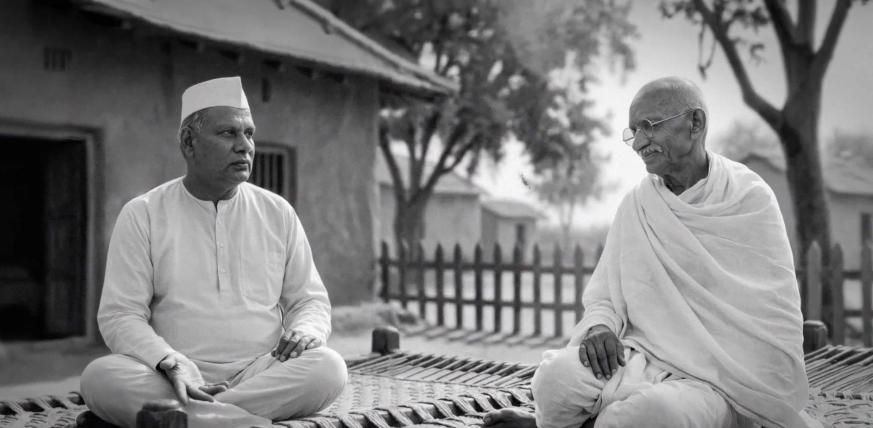 Jamnalal Bajaj in conversation with Mahatma Gandhi
