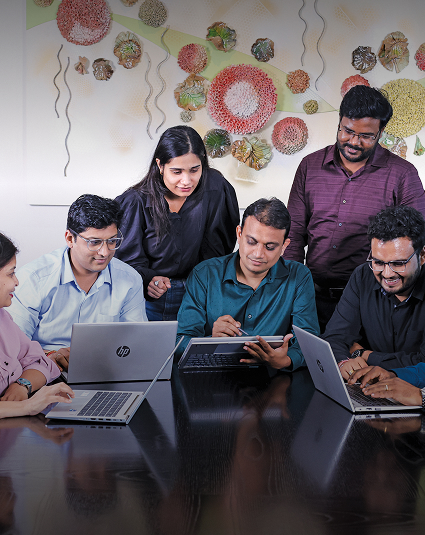 A team of Bajaj Finserv colleagues working together